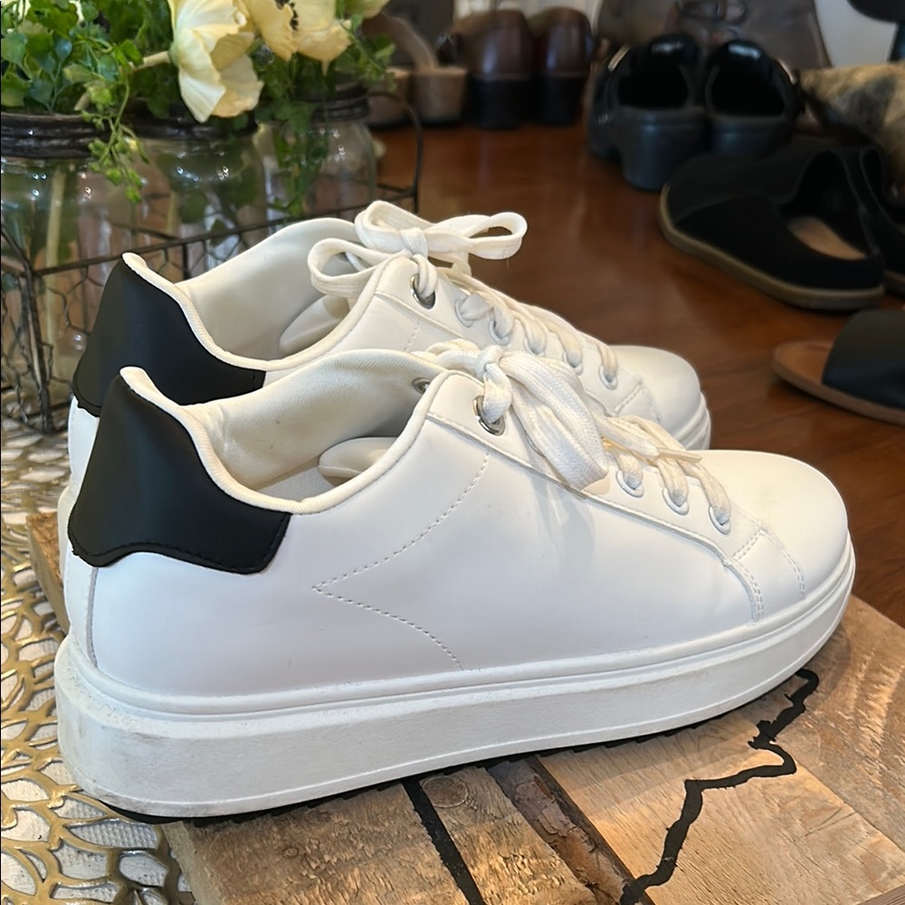 Madden Girl size 8.5 White and Black Women's Sneakers